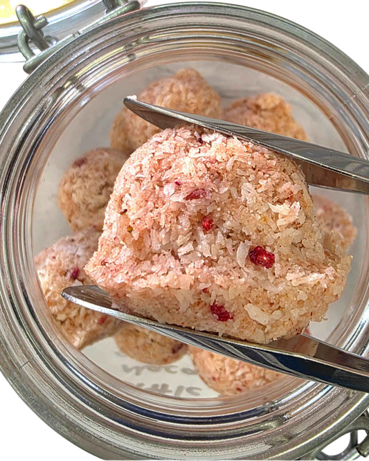 Little Bird Good Macaroon - Strawberry + White Cacao